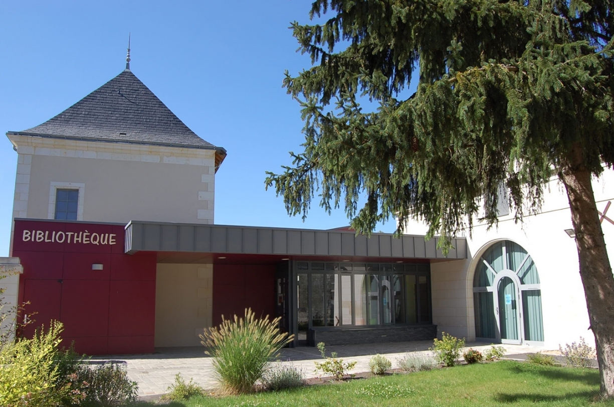 Bibliothèque-Médiathèque VERNANTES (49)